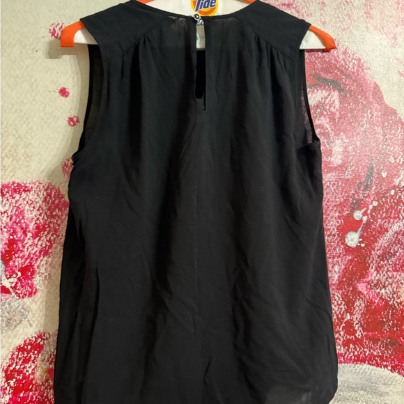 Vertigo Paris. Black sleeveless shell. Neck detail. Size small - Picture 2 of 3